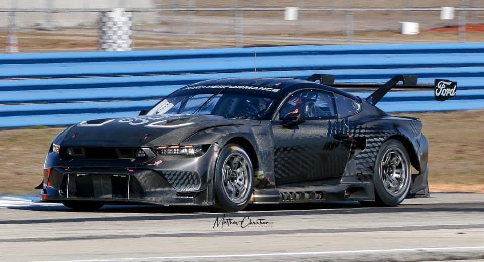 Ford Mustang GT3 Prueba a en Sebring Raceway SportsCar En Español